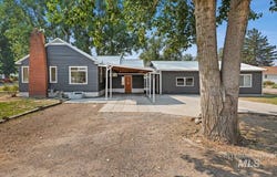 1105 Idaho St, Gooding, ID 83330