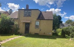 626 1st St, Nashwauk, MN 55719