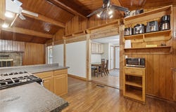 10 Forest Lane, Eureka Springs, AR 72632