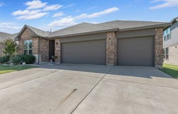 401 Evans Drive, Van Alstyne, TX 75495