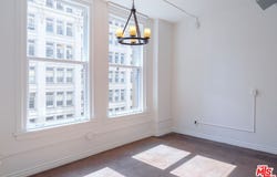 215 W 7th St, Los Angeles, CA 90014