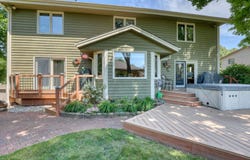 10929 W Hope Ave, Wauwatosa, WI 53222