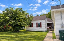 1112 N Co Rd 432, Gulliver, MI 49840