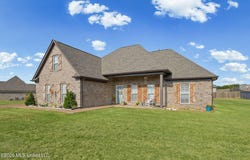201 Cadet Drive, Senatobia, MS 38668