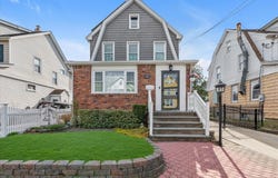 17 Everett Street, Lynbrook, NY 11563