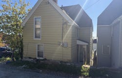 301 W 4th Street, Duluth, MN 55806