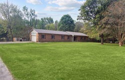 1505 Country Manor Lane, Jonesboro, AR 72404-8712