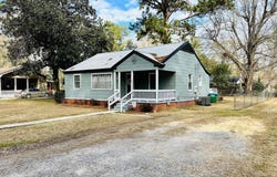 207 E 8th Ave, Petal, MS 39465