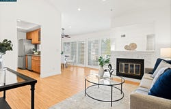 2709 Oak Rd, Walnut Creek, CA 94597