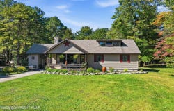 1437 Twin Pine Road, Stroudsburg, PA 18360