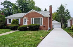 2168 Allard Road, Grosse Pointe Woods, MI 48236
