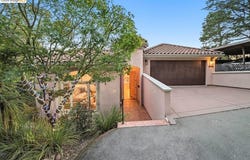 6733 Longwalk Dr, Oakland, CA 94611