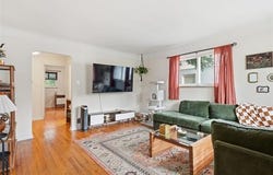 550 E Muir Avenue, Hazel Park, MI 48030