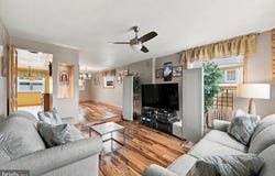 211 WILLOWBROOK Avenue, FOLSOM, PA 19033