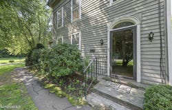 130 S Main St, Sheffield, MA 01257