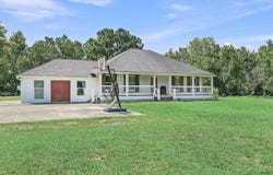2904 Garrison Ln, Orange, TX 77630