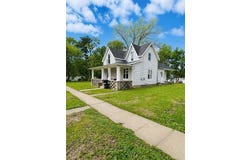 1085 Davis St., Barry, IL 62312