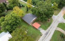 305 W E, Milburn, OK 73450