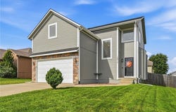 16912 Summit Drive, Belton, MO 64012
