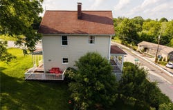 115 1st St, Irwin, PA 15642