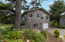 647 Pacific View Drive, Yachats, OR 97498