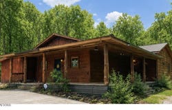 495 Bear Hollow Rd, Oneida, TN 37841