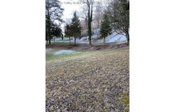Hickory Drive, Charleston, WV 25320