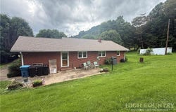 314 Old Virginia Road, Jefferson, NC 28640