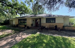 804 N Elm Street, Comanche, TX 76442