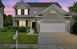 6 Fallingwater Dr, Linwood, NJ 08221