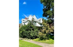 32 Lakeview Park, Rochester, NY 14613