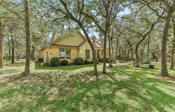 109 Elm Wood Dr, Elgin, TX 78621