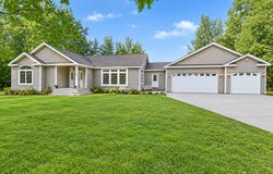1559 Shawnee Avenue, Indian River, MI 49749