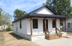 415 W Puryear Avenue, Seymour, MO 65746