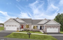 400 MINA CIRCLE, GREENCASTLE, PA 17225
