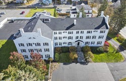 33 Maplewood Ave, Pittsfield, MA 01201