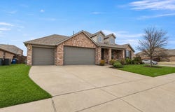 1300 Lawnview Drive, Forney, TX 75126