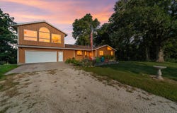24079 670th Avenue, Nevada, IA 50201