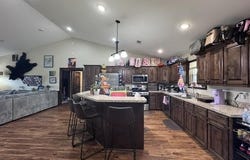 711 E Red Barn Road, Cave City, AR 72521
