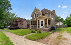 1208 Maple Avenue, Jackson, MI 49203