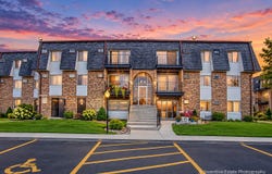 8A E Dundee Quarter Drive, Palatine, IL 60074