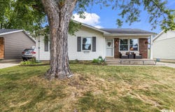 2929 Sandgate Road, Springfield, IL 62702