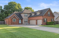 253 E Grace Street, Republic, MO 65738