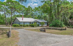 127 Putnal St, Carrabelle, FL 32322