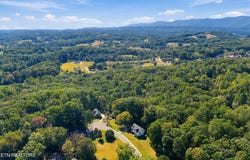 Ridgeway Court, Norris, TN 37828