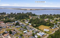 90946 WINDY Ln, CoosBay, OR 97420