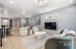 51 S Crestview Ave, Eagle, ID 83616-7524