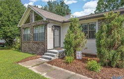 1137 6th Avenue, Arab, AL 35016