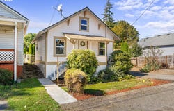 265 N 5TH St, StHelens, OR 97051