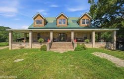2020 Deermont Rd, Oakdale, TN 37829